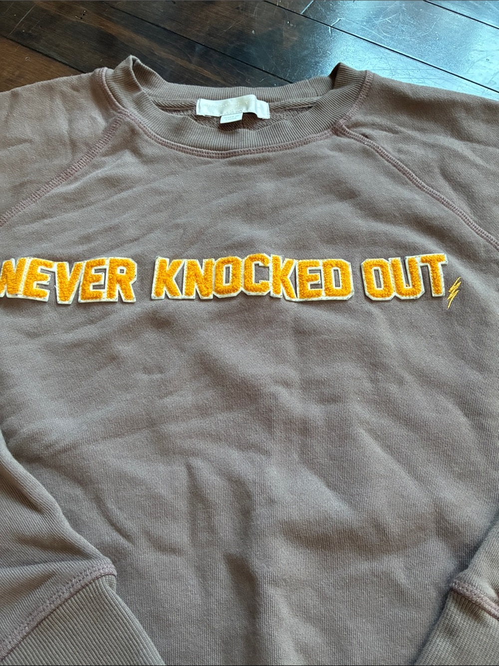 Spiritual Gangster Sweatshirt Taupe Gold lettering “Never Knocked Out” Women’s M - Picture 4 of 10